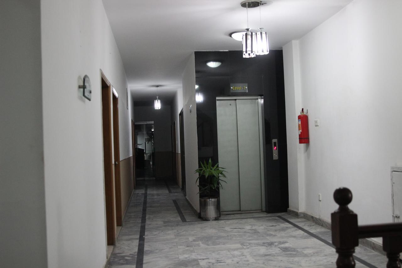 Tourist Inn Hotel ラホール エクステリア 写真