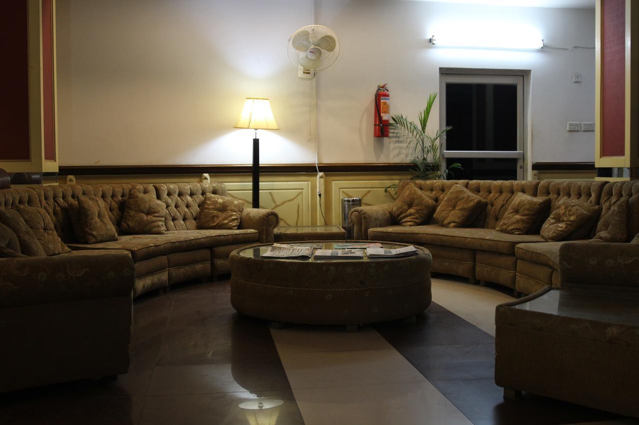 Tourist Inn Hotel ラホール エクステリア 写真